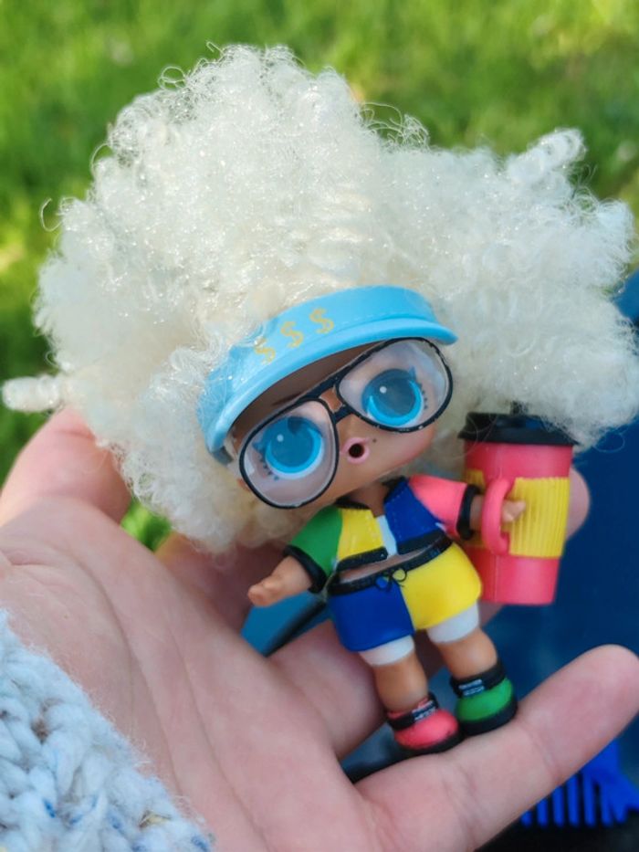 Lol surprise coupe afro et vêtements multicolores - photo numéro 6
