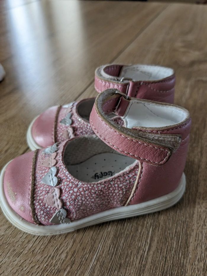 Chaussures ouvertes taille 17 - photo numéro 3