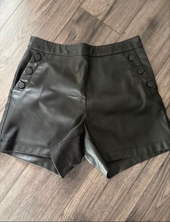 Short en cuir