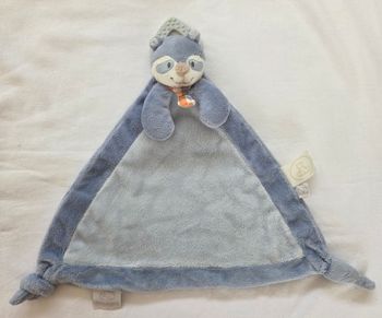 Doudou plat triangle Raton Laveur William & Henry bleu cravate - Dentition - Noukies