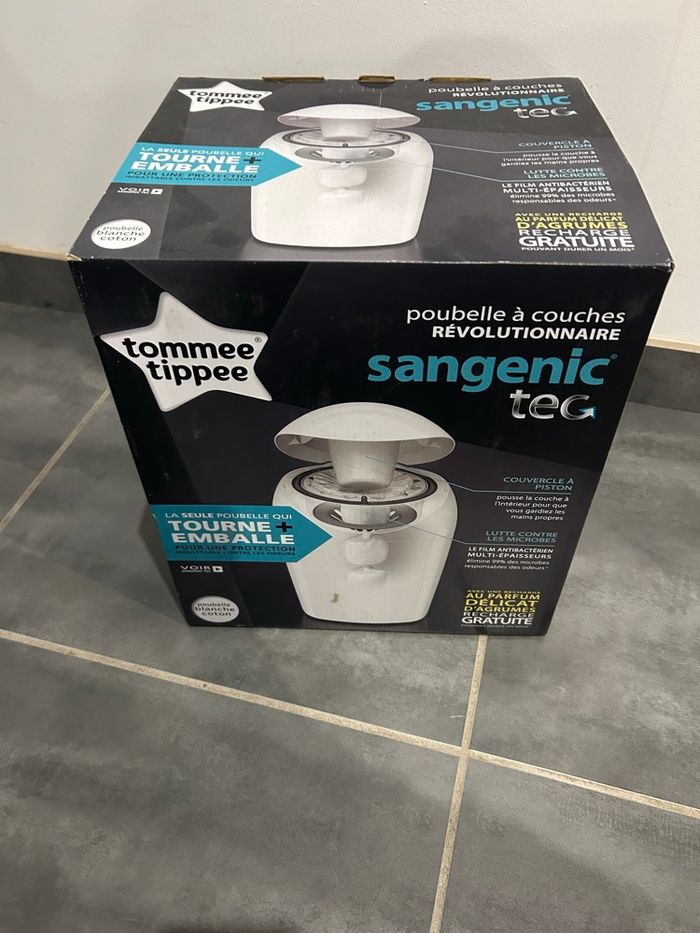 Poubelle à couches Tommee tippee sangenic tec + 1 recharge Neuve