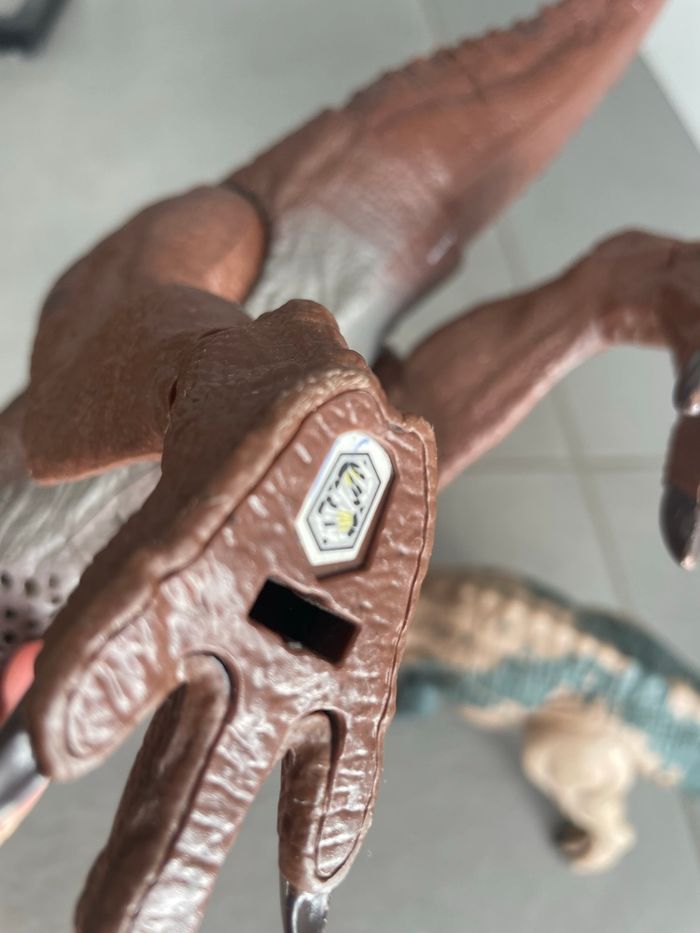 Lot de 2 dinosaures Jurassic World Figurine  Carnotaurus - photo numéro 6