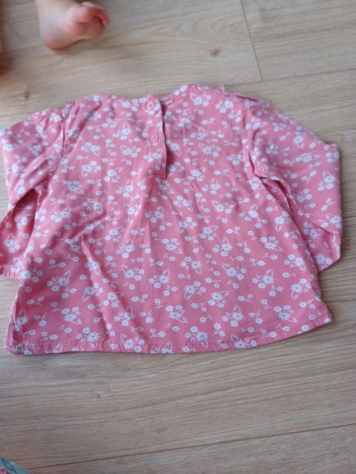 Blouse 18m fleurie - photo numéro 3