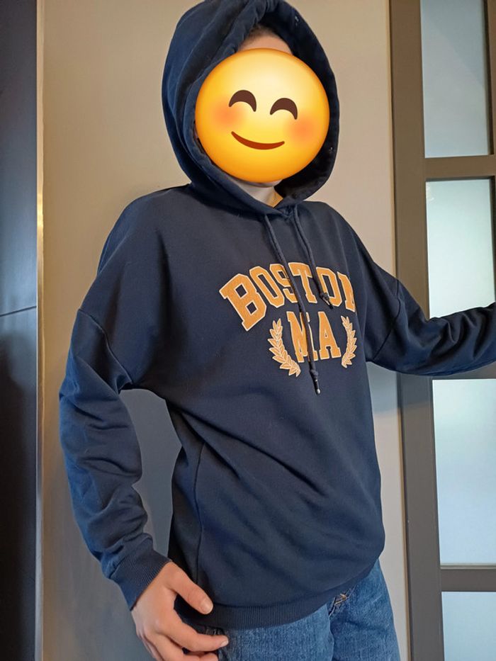 Sweat bleu à capuche