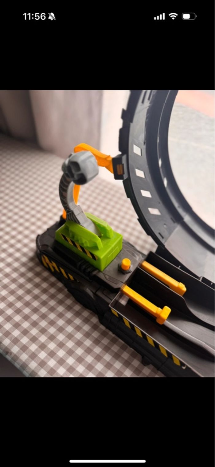 Boucle monster truck et véhicules hot Wheels - photo numéro 2