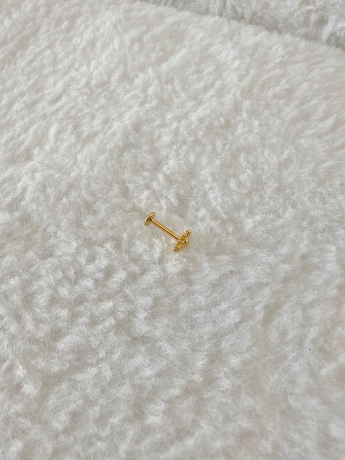 Piercing petit soleil simple, doré - photo numéro 5