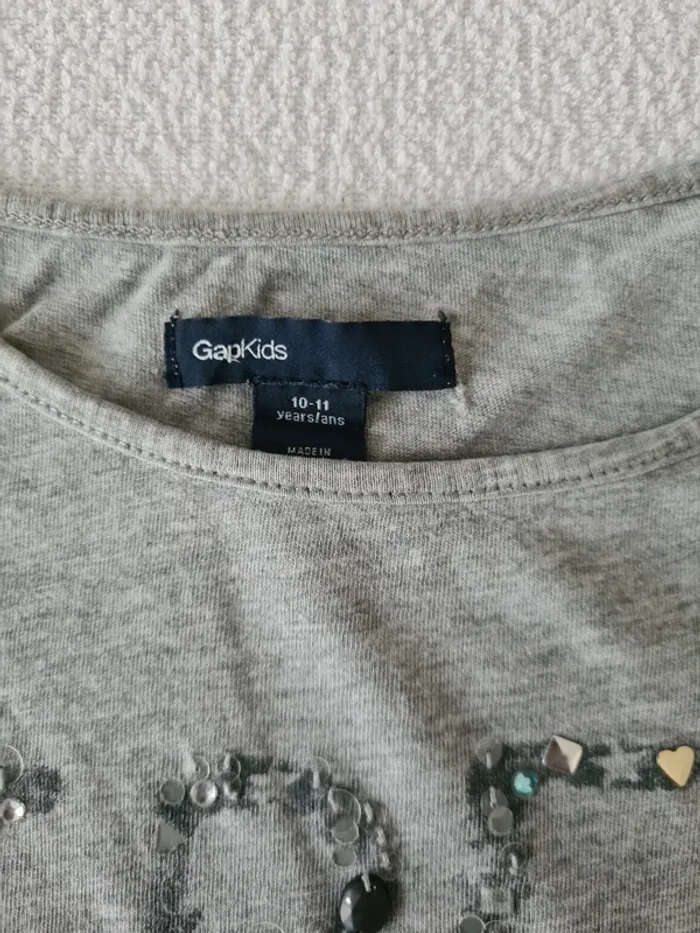 Lot de 13 vêtements (12 t-shirts et 1 legging) - photo numéro 7