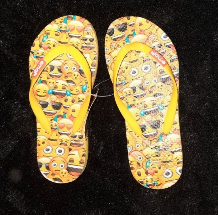 Tongue émoji taille 30/31