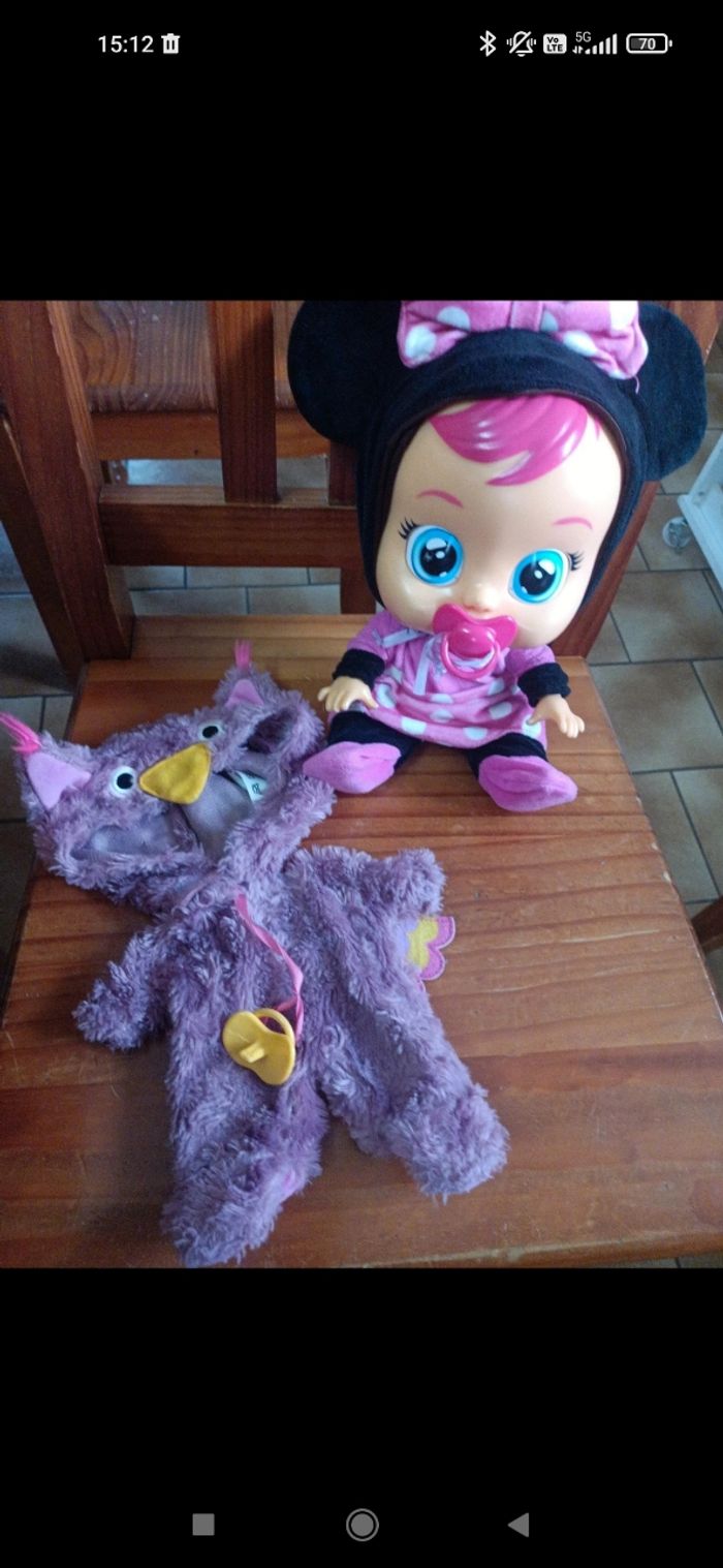 Cry babies avec une tenu de rechange