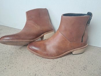 Hand crafted bottines low boots P.37