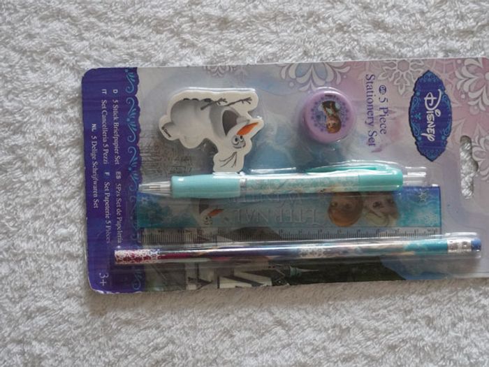 Set Papeterie 5 pièces "La reine des neiges" neuf sous blister