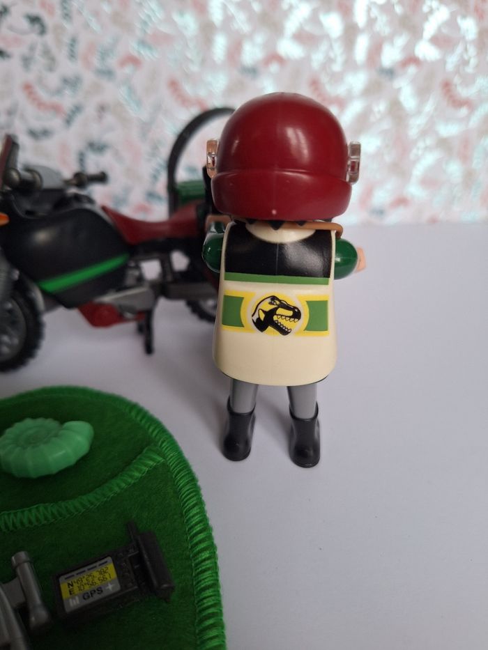 Playmobil figurine Explorateur Moto dinosaure - photo numéro 3