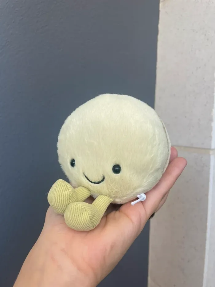 Peluche Jellycat Amuseables Macaron Max 💚 - photo numéro 3