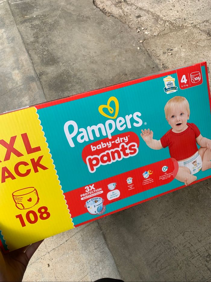 Carton couches baby dry