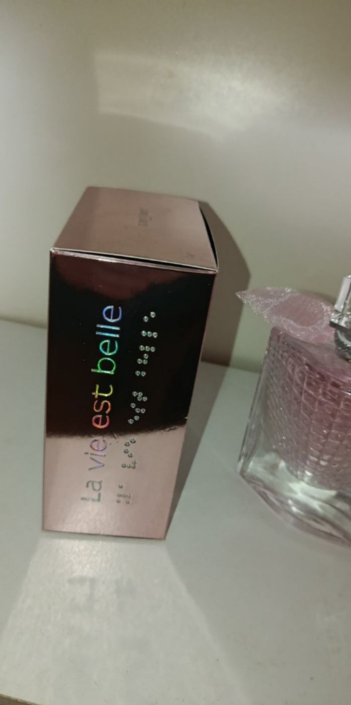 Parfums la vie est belle - photo numéro 3