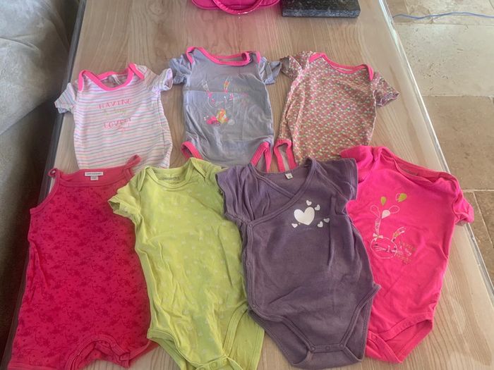Lot 7 bodys fille été 9 mois