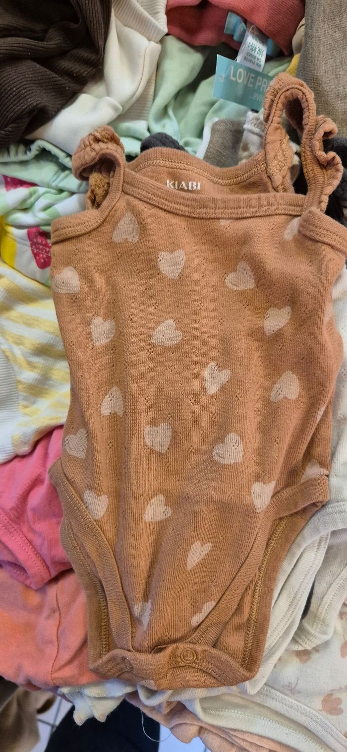 Lot 5 bodies bretelles 3 mois - photo numéro 5