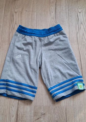 Short Adidas réversible 8ans