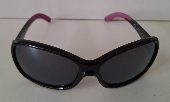 Ensemble lunettes de soleil, boîte et chaîne de maintien - photo numéro 2