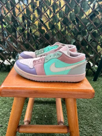 Chaussures Nike femme Taille 37.5