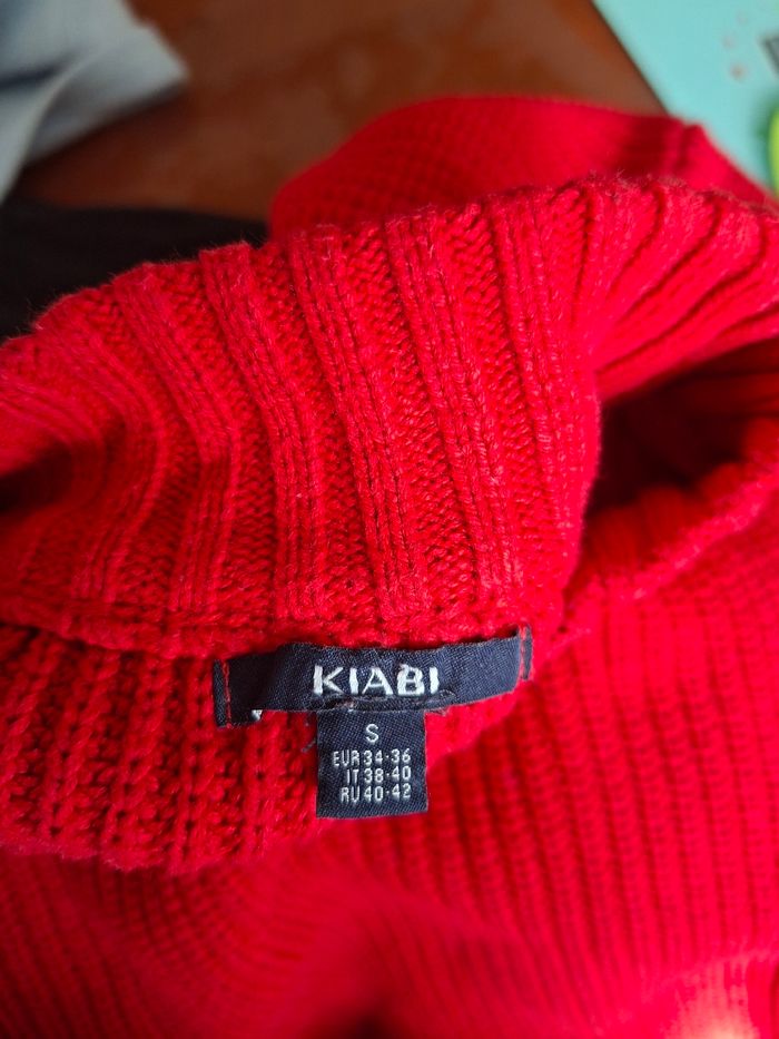 Pull rouge col montant kiabi taille S - photo numéro 2