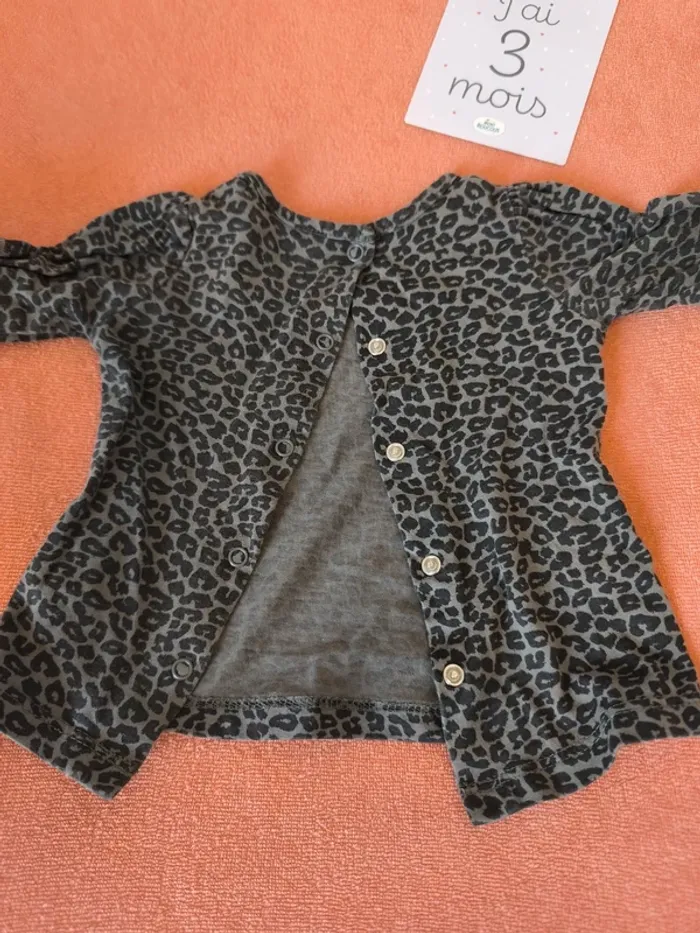 Teeshirt manches longues 3 mois - photo numéro 4