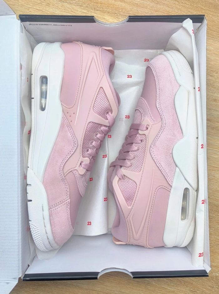 Baskets Jordan 4 RM Pink oxford rose pointure 42 neuves avec boîte
