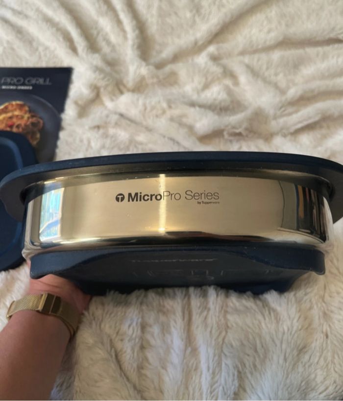 Micro pro grill Tupperware avec son livre - photo numéro 4