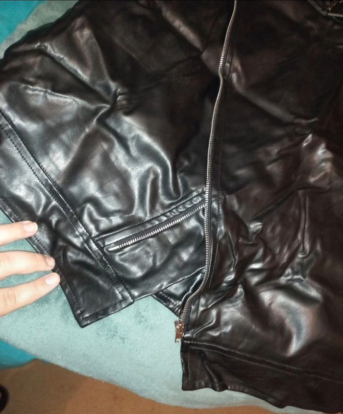 Jupe simili cuir noir - photo numéro 3