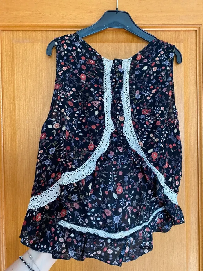 top court dos ouvert bershka à fleurs taille M - photo numéro 4