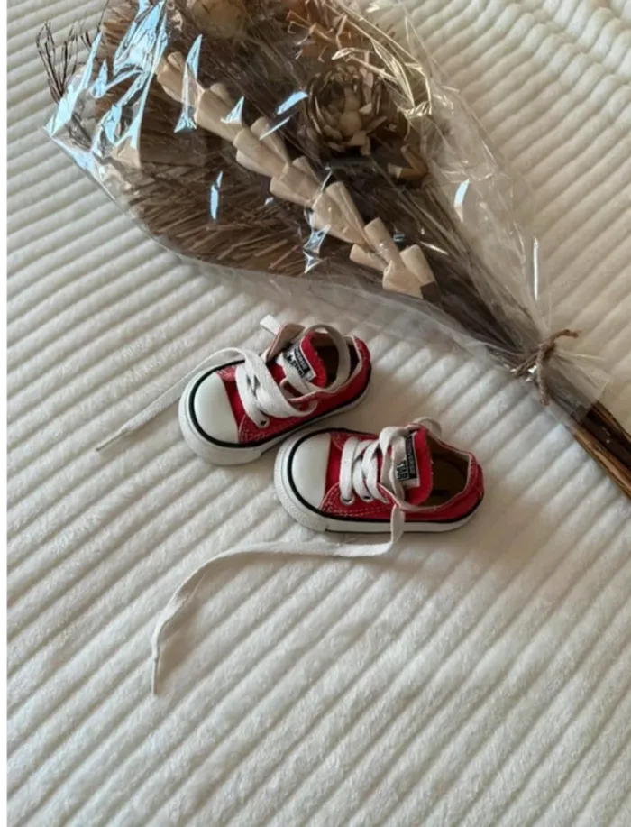 Baskets Converse bébé rouges taille 18