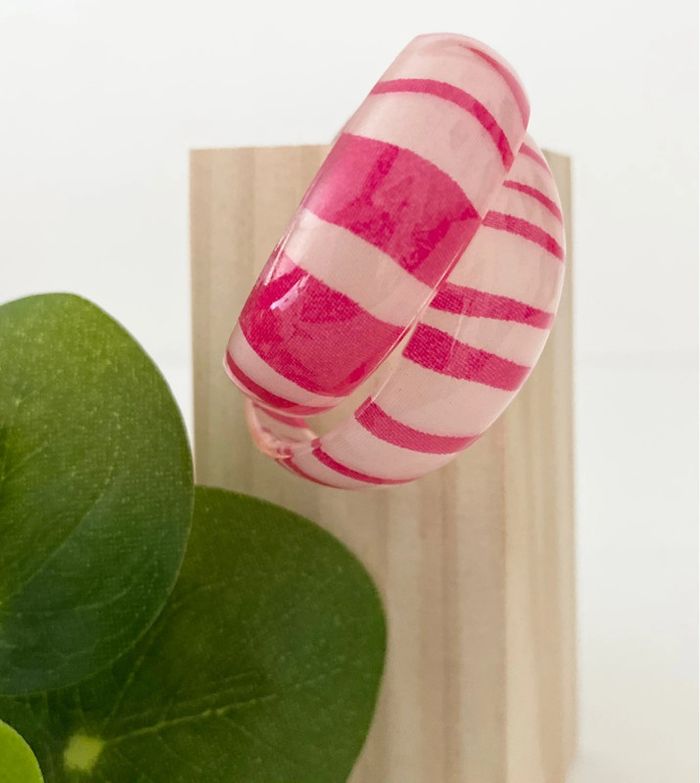 Lot 3 paires de boucles d’oreilles - Forme créoles 🩷💛 multicolores - Neuves - photo numéro 3