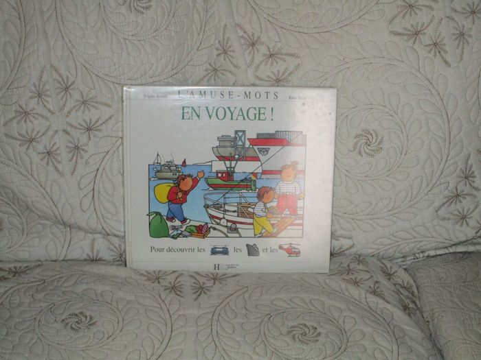 Livre "L'amuse-mots : en voyage !" dès 2 ans