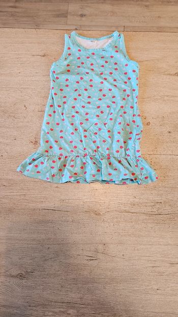 Robe courte turquoise avec fraises, Zeeman, 7/8 ans, jamais mise