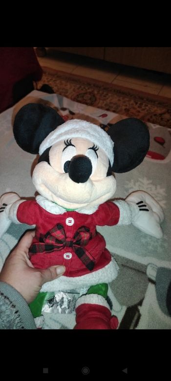Très belle peluche Minnie lb