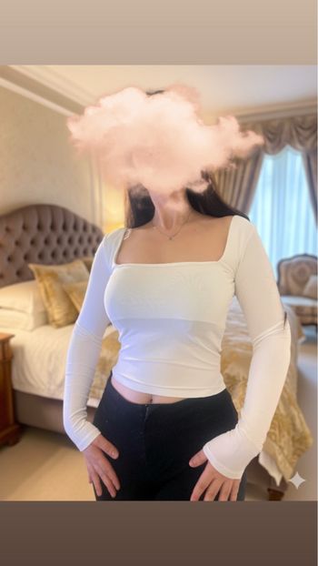 TOP BERSHKA à manches longues  BLANC col carré Neuf avec étiquette