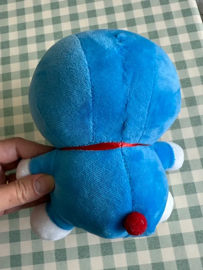 Peluche avec ventouse Doraemon - photo numéro 3