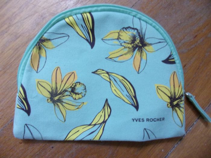 Trousse pochette Yves Rocher