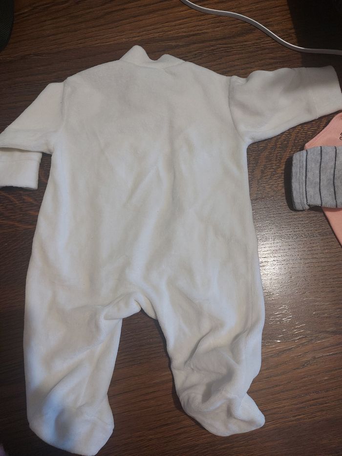 Pyjama 1 mois - photo numéro 3