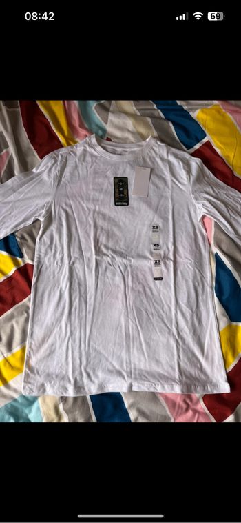 T-shirt manche longue enfant XS neuf
