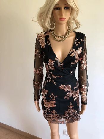 Robe noire de soirée avec sequins dorés taille S jamais portée