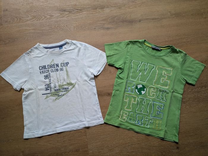 Lot 2 t-shirts 4 ans