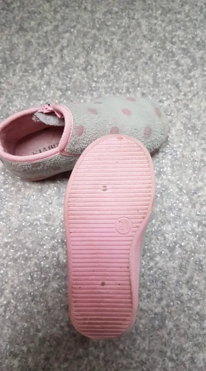 Kiabi chaussons p.21
Très bon état - photo numéro 4