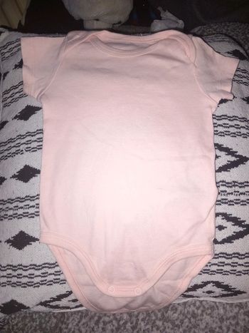 Body taille 6mois 63/69cm kiabi