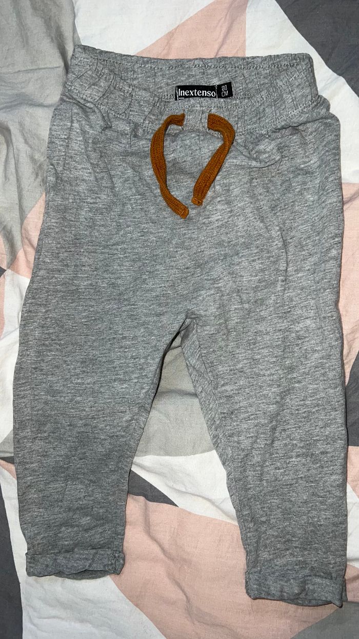 Lot vêtements 1 an - photo numéro 2