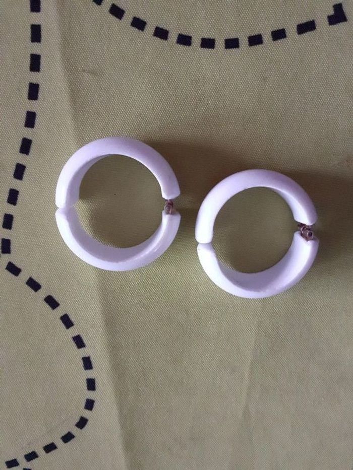 Boucles d'oreilles blanches, clips