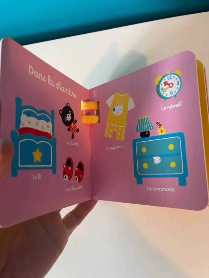 Livre imagier bébé loup les objets de la maison  avec une attache neuf - photo numéro 3