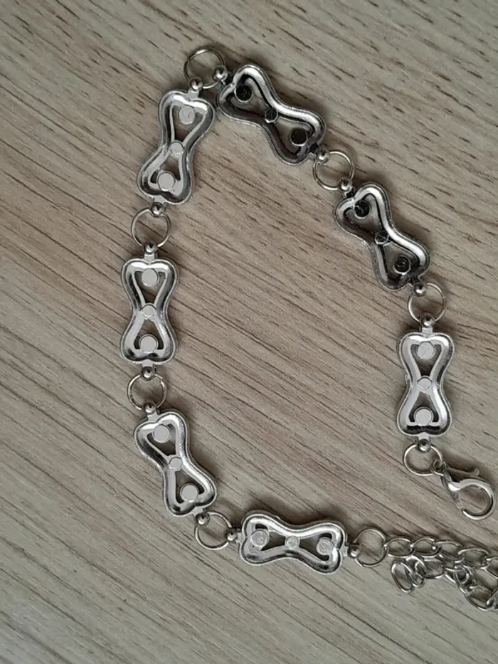 Bracelet avec strass, plaqué argent, porté par Caroline Forbès dans Vampire Diaries - photo numéro 5
