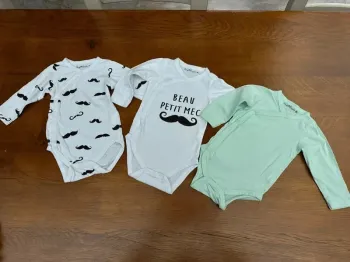 Lot de 3 bodies manche longues brassière blanc, noir et vert d’eau