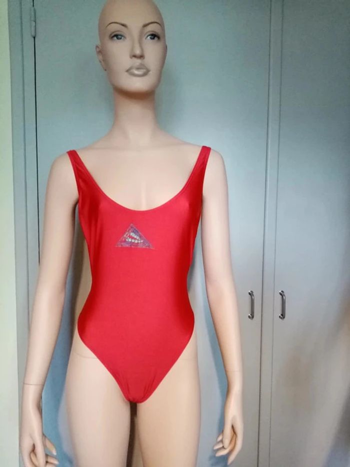 Maillot de bain une pièce rouge en en lycra taille 44 - photo numéro 1